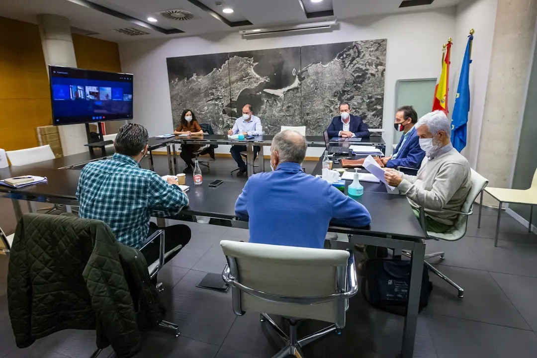 El consejero de Obras P&uacute;blicas preside la reuni&oacute;n telem&aacute;tica sectorial de infraestruras, transportes y comunicaciones