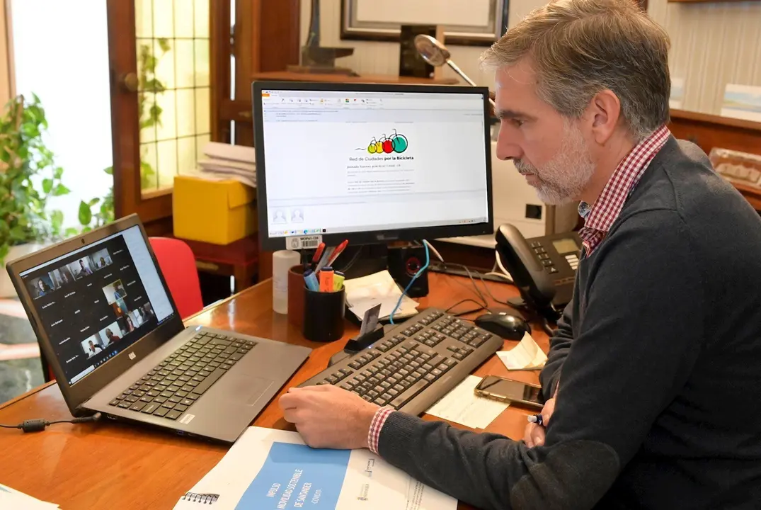 El concejal C&eacute;sar D&aacute;n en la jornada telem&aacute;tica