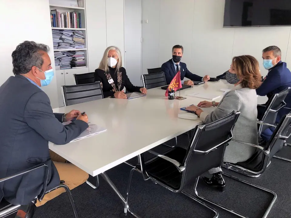 El consejero de Industria, Francisco Mart&iacute;n, con ACEFAM