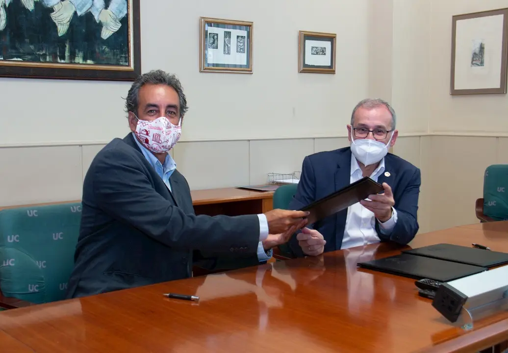 Nota Uc Firma Convenios Consejer&iacute;a Industria