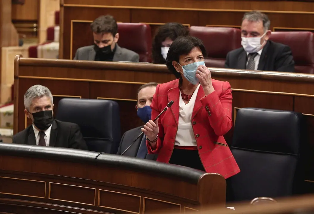 La ministra de Educaci&oacute;n y Formaci&oacute;n Profesional, Isabel Cela&aacute;, en el Pleno del Congreso