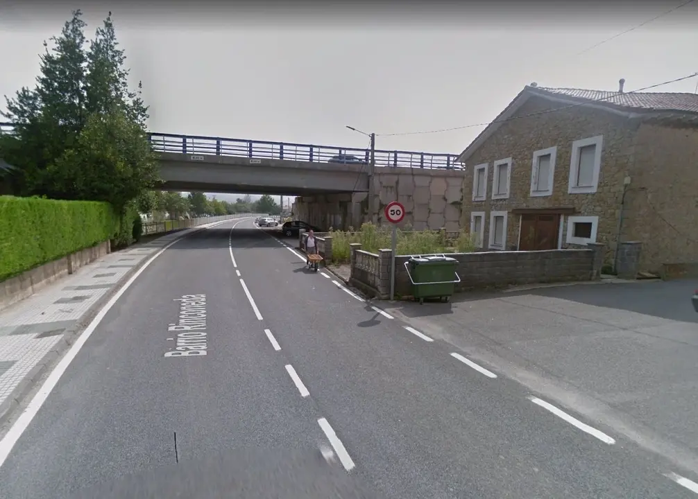 Zona del corte del tr&aacute;fico en la carretera Rinconeda-Posadillo