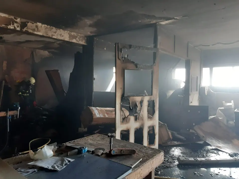 Incendio en una nave industrial de Malia&ntilde;o