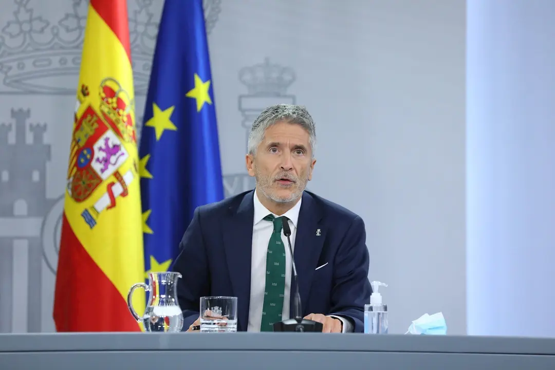 El ministro de Interior, Fernando Grande-Marlaska, comparece tras el Consejo de Ministros extraordinario celebrado en Moncloa para decretar el estado de alarma en Madrid (Espa&ntilde;a), a 9 de octubre de 2020. La declaraci&oacute;n del estado de alarma  se ha decretad