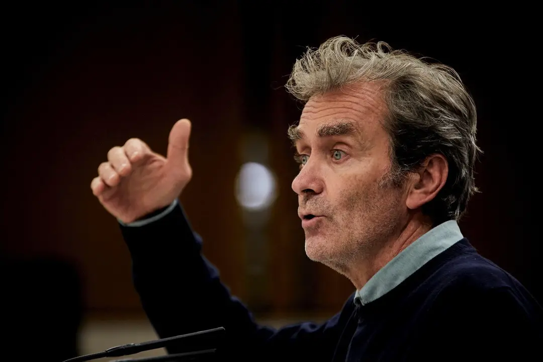 El director del Centro de Coordinaci&oacute;n de Alertas y Emergencias Sanitarias (CCAES), Fernando Sim&oacute;n, ofrece una rueda de prensa para informar sobre la evoluci&oacute;n de la pandemia de coronavirus, en el Ministerio de Sanidad, Madrid (Espa&ntilde;a), a 5 de noviembre.