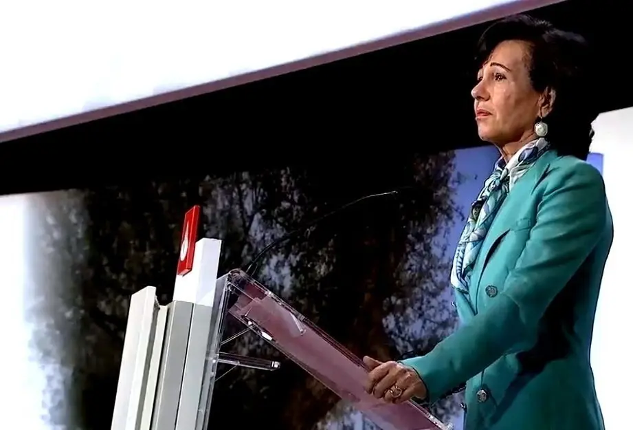 La presidenta de Banco Santander, Ana Patricia Bot&iacute;n, en la junta de accionistas celebrada en octubre de 2020.