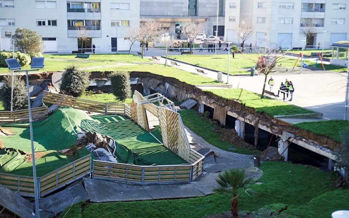 Derrumbe del parking subterr&aacute;neo de Nueva Monta&ntilde;a