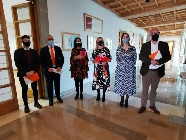 EuropaPress_3437613_reunion_gobierno_cantabria_representantes_cs