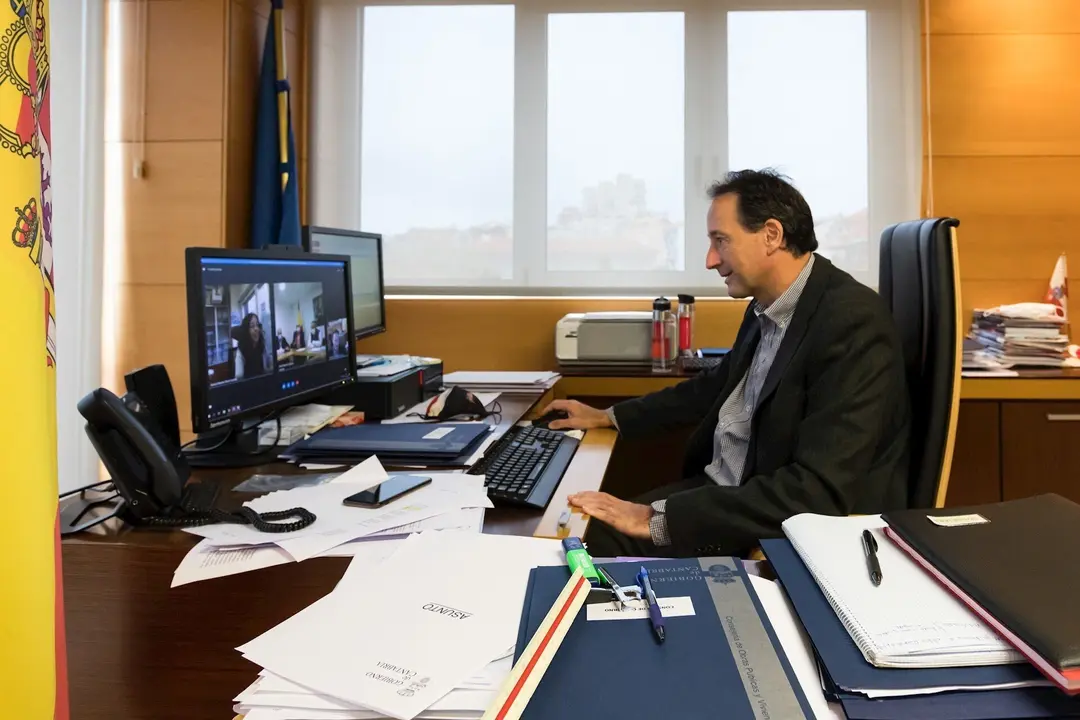 El consejero de Obras se re&uacute;ne con el alcalde de Miengo