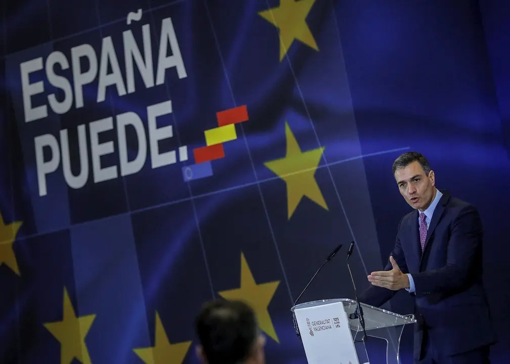 El presidente del Gobierno, Pedro S&aacute;nchez, interviene en el acto de presentaci&oacute;n del Plan de Recuperaci&oacute;n, Transformaci&oacute;n y Resiliencia de la Econom&iacute;a Espa&ntilde;ola en la Ciutat de les Arts i les Ci&egrave;ncies de Valencia, Comunidad Valenciana, 5 de noviembre.