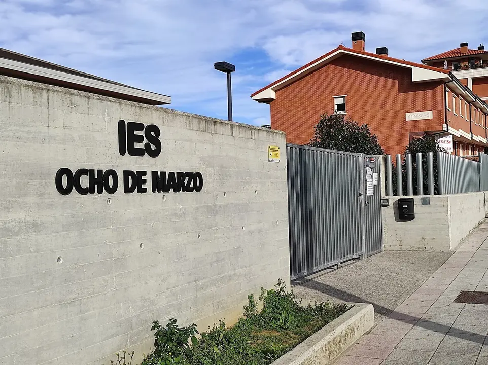 V&Iacute;DEO: Cantabria cierra el IES Ocho de Marzo de Castro Urdiales por aumento de casos Covid
