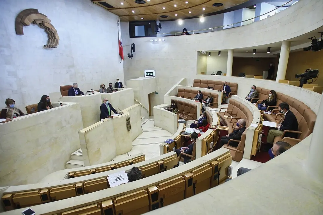 Pleno del Parlamento de Cantabria (Archivo)