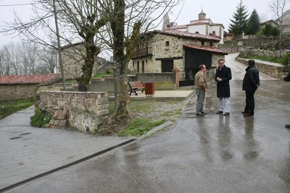 El consejero de Innovaci&oacute;n, Francisco Mart&iacute;n, en Polaciones