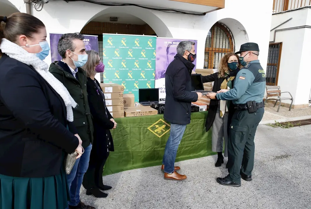 Vicepresidente Entrega Material Guardia Civil Ampuero