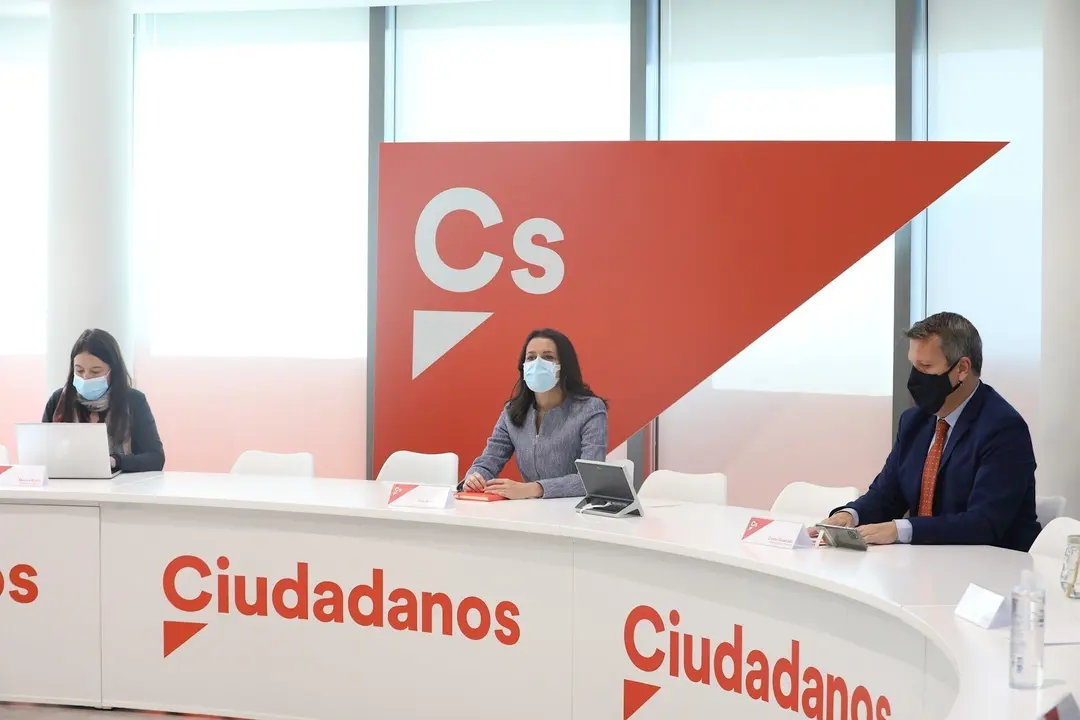La presidenta de Ciudadanos, In&eacute;s Arrimadas, en una reuni&oacute;n del Comit&eacute; Permanente en la sede del partido.