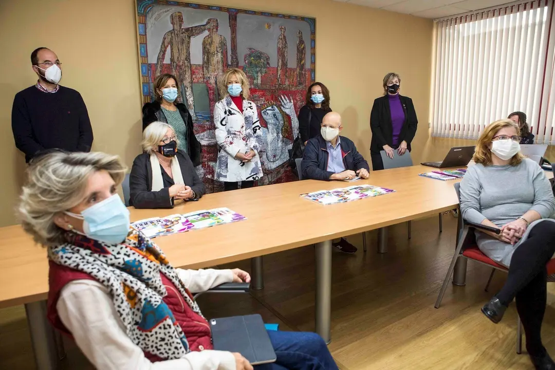 Presentaci&oacute;n a los centros educativos de Camargo de las gu&iacute;as de prevenci&oacute;n de violencia de  g&eacute;nero