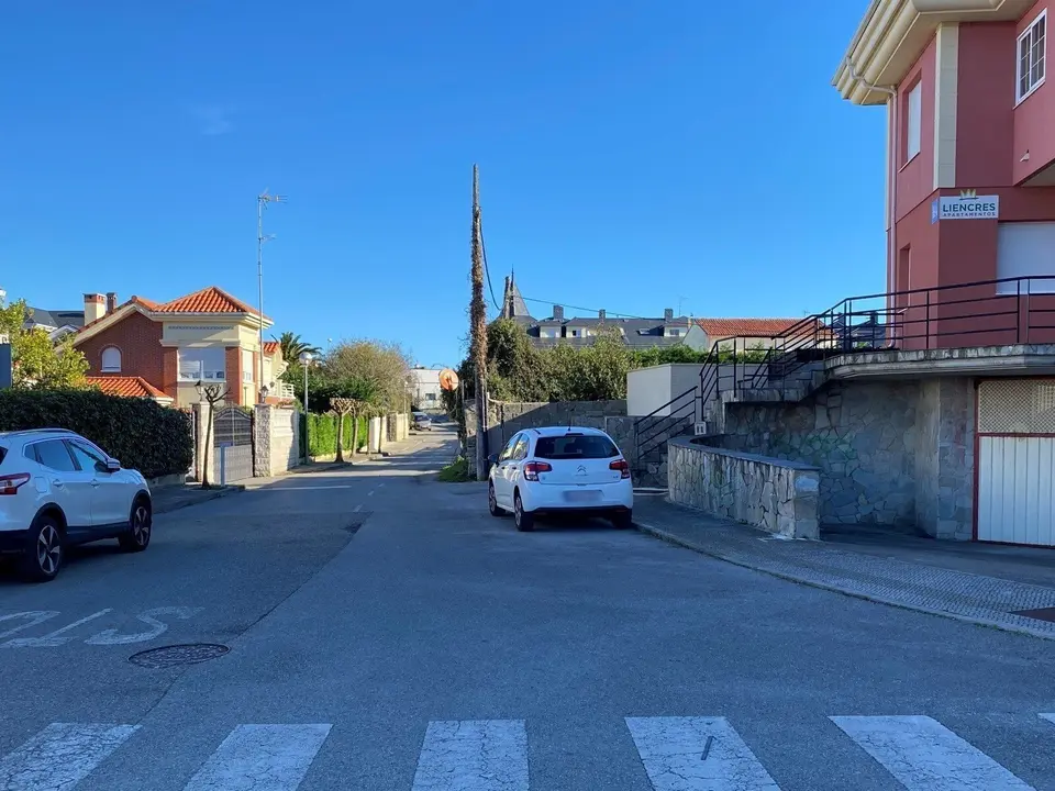 Punto negro que el PP denuncia en Liencres