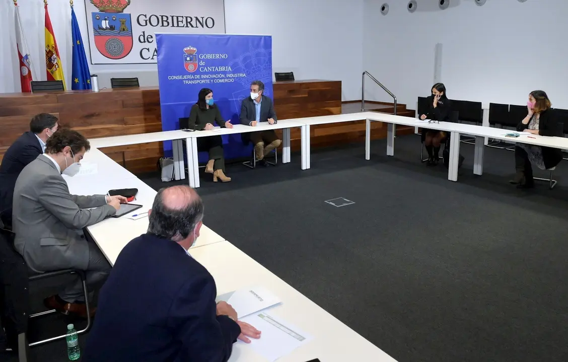 Reuni&oacute;n del consejero y la alcaldesa
