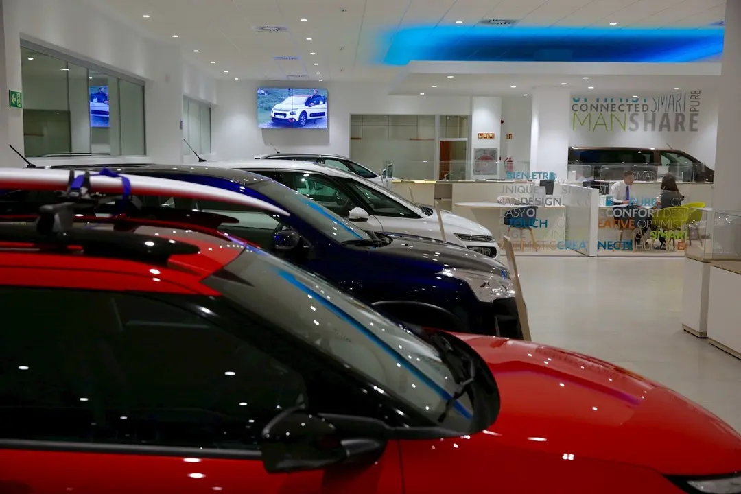 Concesionario de coches.