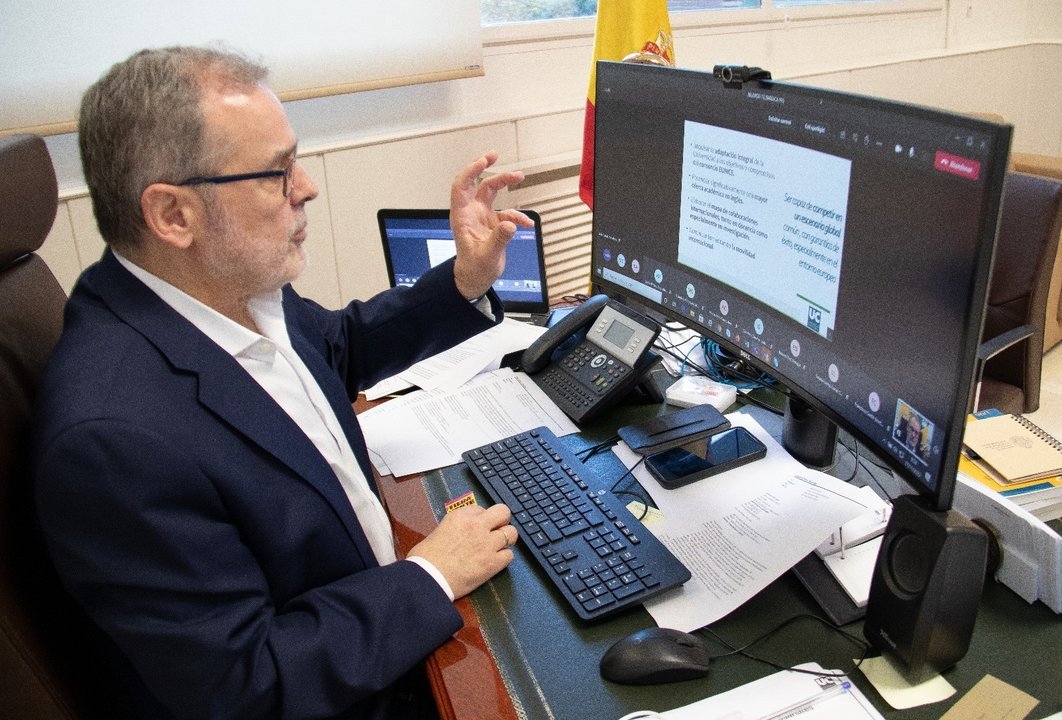 El rector de la UC, Ángel Pazos, en un acto telemático de campaña electoral para revalidar el cargo