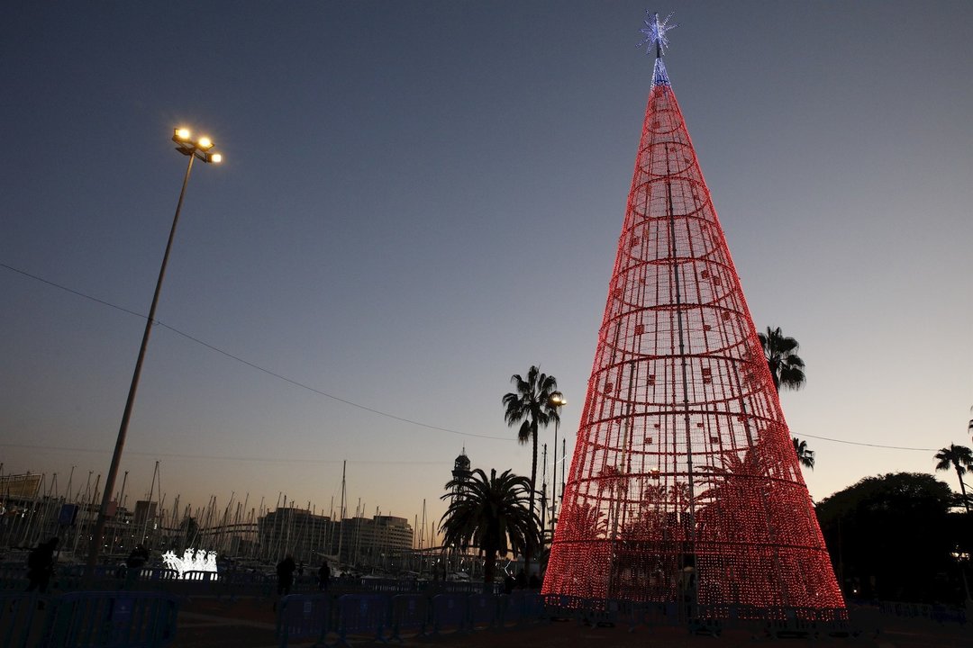El Puerto de Barcelona inaugura la II edición de ‘Navidad en el Puerto’ con el encendido de luces.