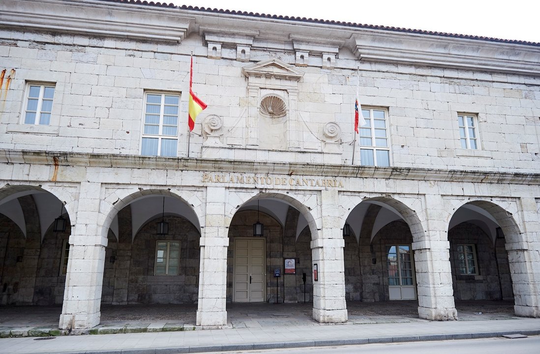 Exterior del Parlamento de Cantabria. Archivo