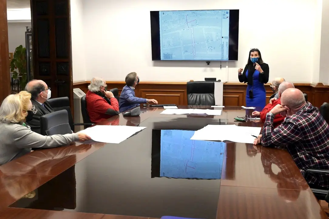 La alcaldesa de Santander, Gema Igual, presenta a vecinos de La Florida el proyecto del nuevo itinerario mec&aacute;nico entre Jes&uacute;s de Monasterio y Juan XXIII