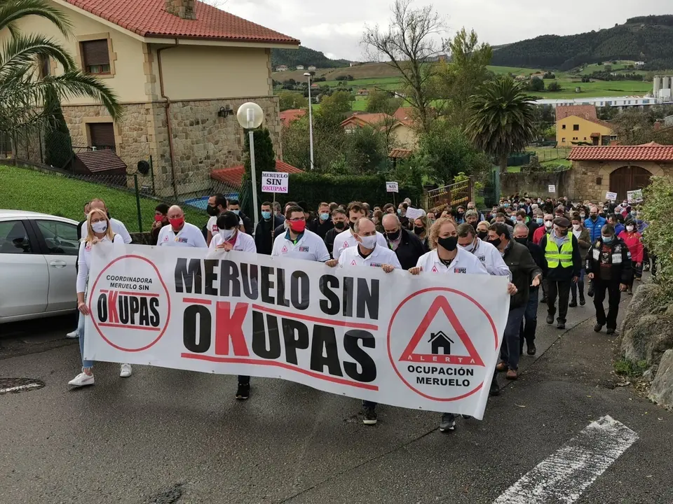 Manifestaci&oacute;n convocada por la coordinadora Meruelo Sin Okupas