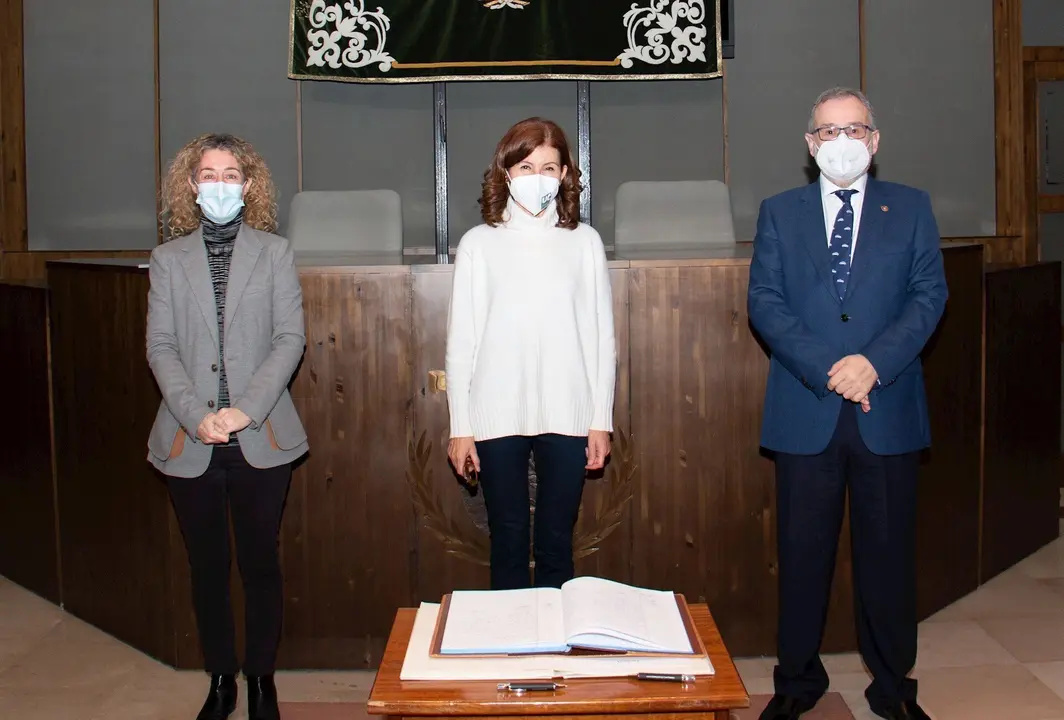 Mar Marcos, directora de la Escuela de Doctorado de la UC