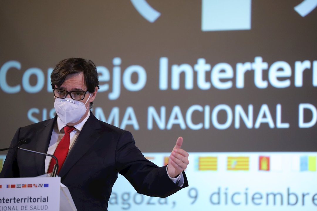 El ministro de Sanidad, Salvador Illa, ofrece una rueda de prensa tras el Consejo Interterritorial  del Sistema Nacional de Salud (SNS), en Zaragoza (España), a 9 de diciembre de 2020.