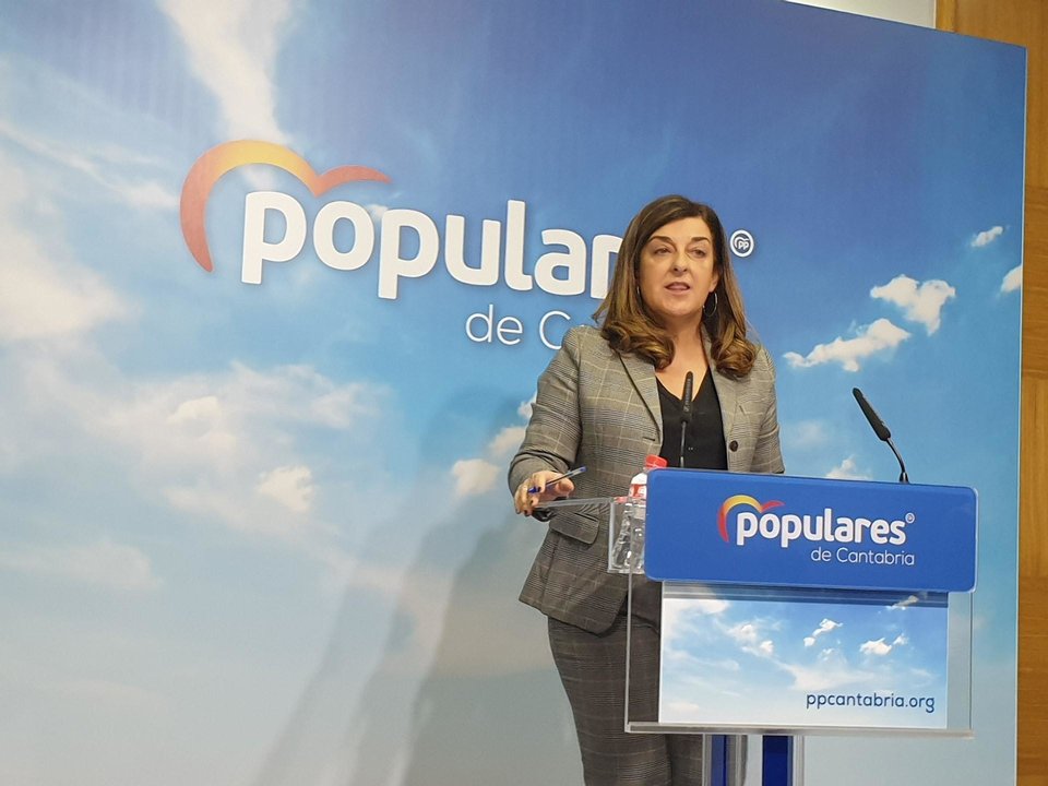 La presidenta del Partido Popular de Cantabria, María José Sáenz de Buruaga