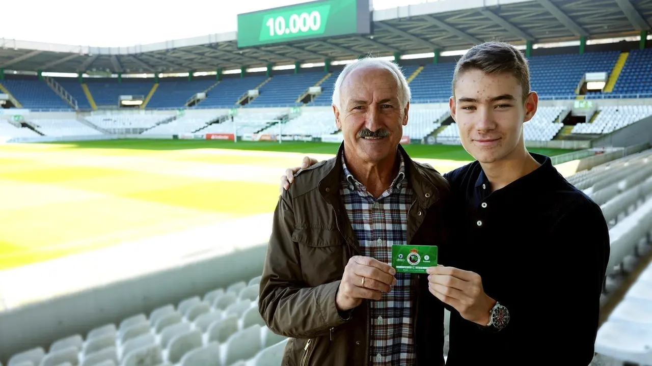 Tuto Sa&ntilde;udo con el abonado 10.000