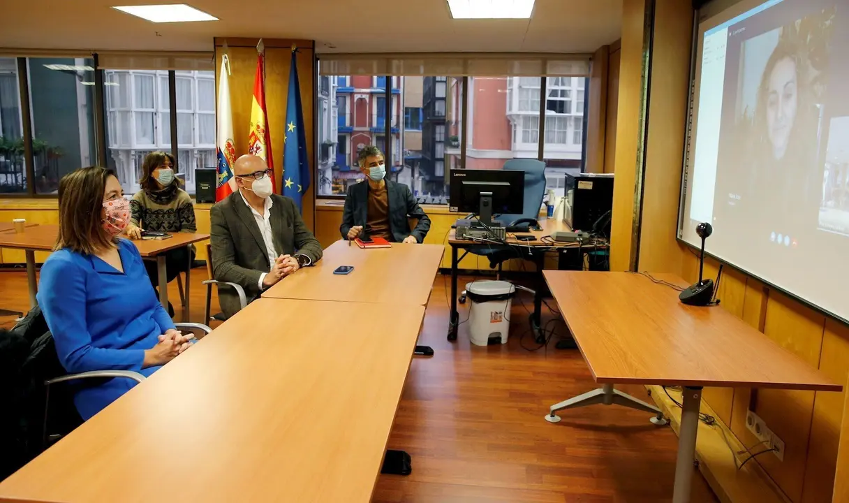 Reuini&oacute;n de la consejera de Econom&iacute;a y la Red de Desarrollo Rural