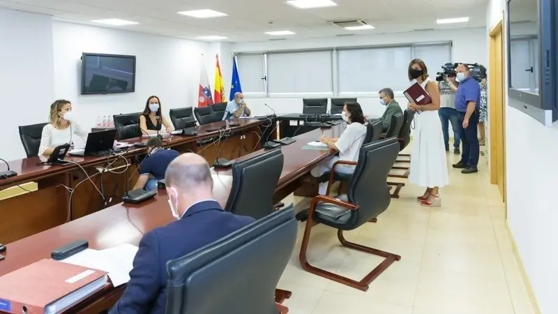 10:00 horas. Sala de usos m&uacute;ltiples. Gobierno de Cantabria. La consejera de Presidencia, Interior, Justicia y Acci&oacute;n Exterior, Paula Fern&aacute;ndez, preside la constituci&oacute;n del grupo de trabajo para la redacci&oacute;n de la nueva Ley del Juego de Cantabria. 7 de agosto de 2020 &copy;Ra&uacute;l Lucio