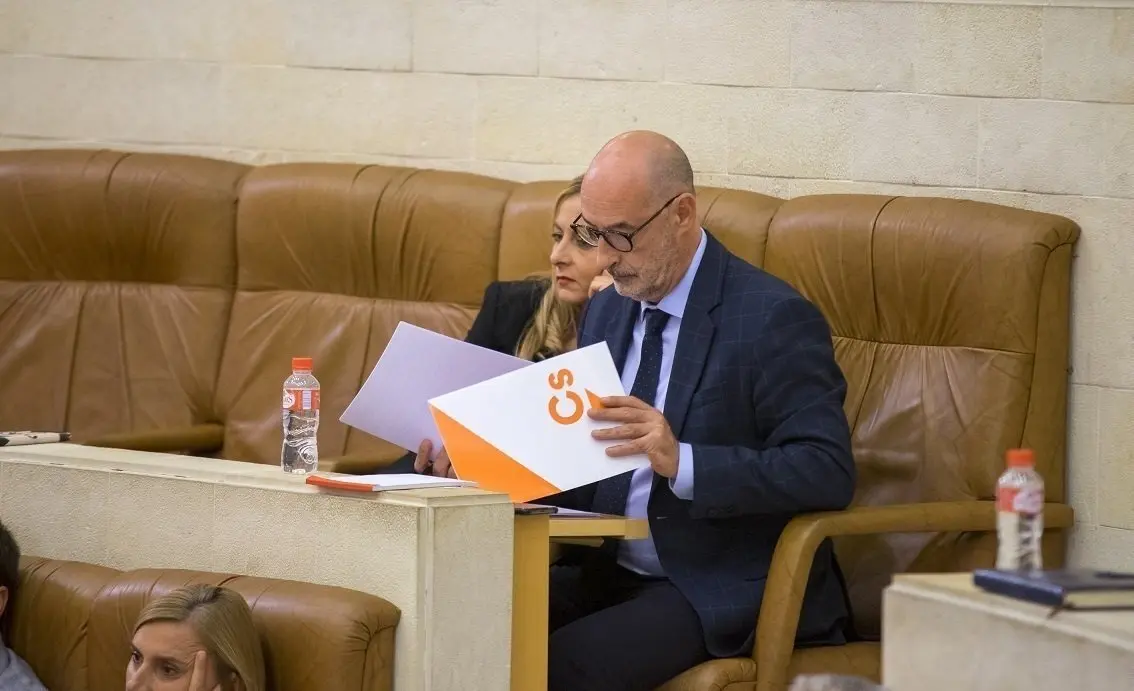 Cs pide al Gobierno "cambiar las formas" para negociar unos Presupuestos que "requieren consenso" 