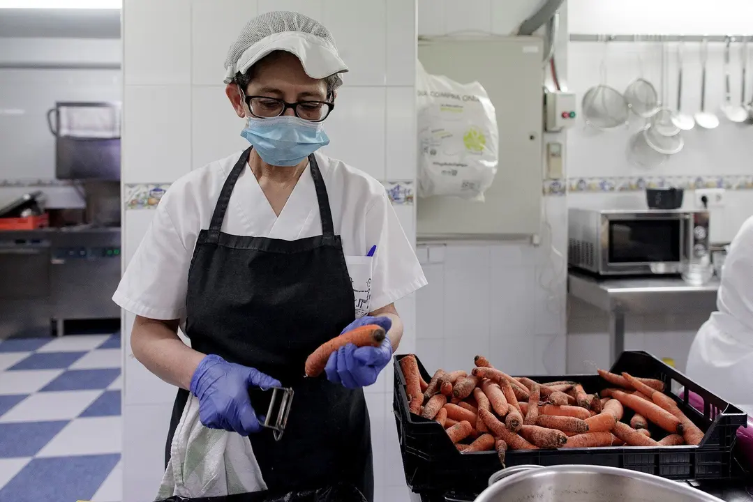 Cocinera con una discapacidad sensorial .
