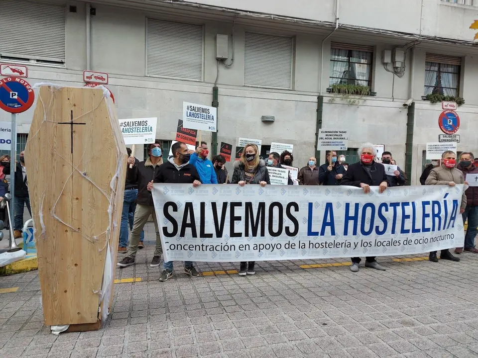 Concentraci&oacute;n de la Asociaci&oacute;n Empresarial de la Hosteler&iacute;a de Cantabria