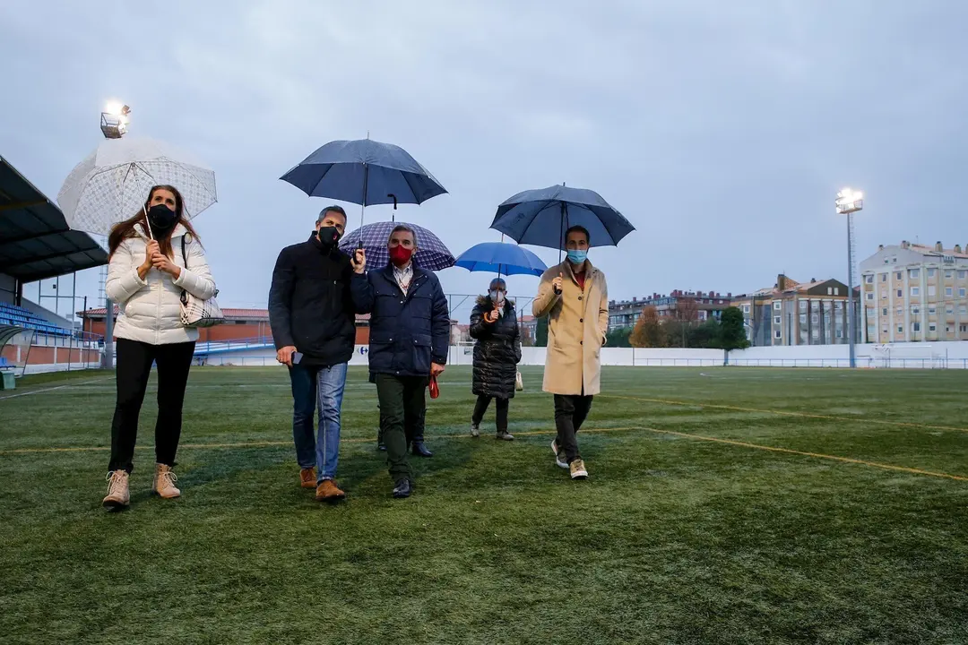 Visita del vicepresidente y consejero de Deportes, Pablo Zuloaga, a las instalaciones deportivas de Bezana
