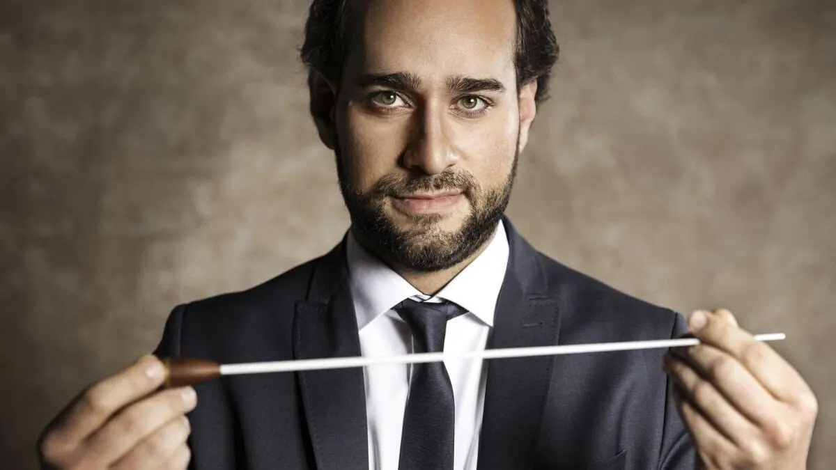 El violinista y director Giovanni Guzzo