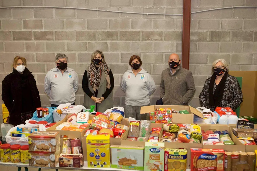 Donaci&oacute;n de la asociaci&oacute;n San Vicente de Muriedas a la Plataforma de Alimentos de Camargo