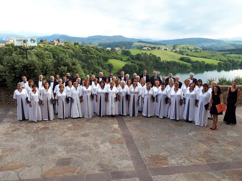 Coro L&iacute;rico de Cantabria