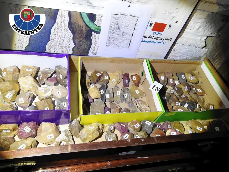 Restos arqueol&oacute;gicos intervenidos por la Ertzaintza