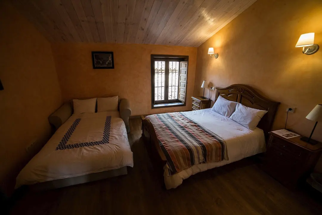 Habitaci&oacute;n de una casa rural, en Patones