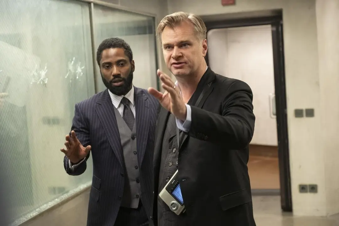 Christopher Nolan y John David Washington en el rodaje de Tenet