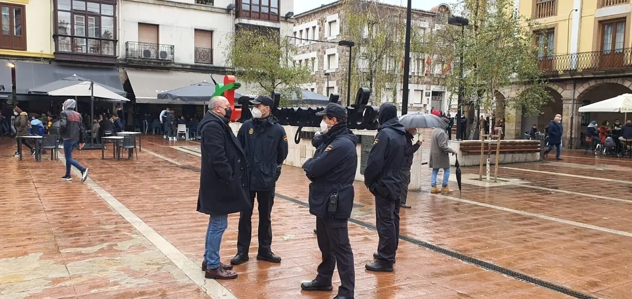 Intervenci&oacute;n Polic&iacute;a Nacional en Torrelavega