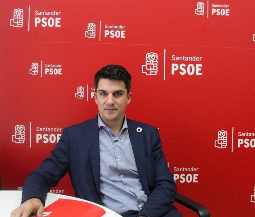 Portavoz del PSOE en el Ayuntamiento de Santander, Daniel Fernández.