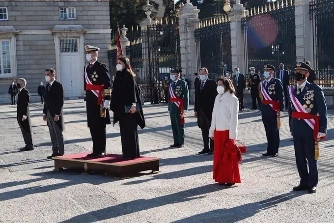 La ministra de Defensa, Margarita Robles, junto al Rey Felipe VI y a la Reina Letizia en la Pascua Militar, a 6 de enero de 2021.