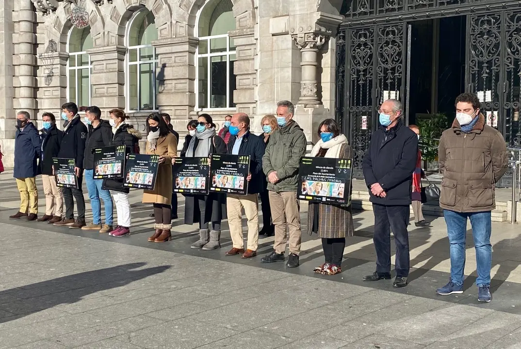 Minuto de silencio en Santander por los dos &uacute;ltimos asesinatos machistas en Las Palmas y Madrid