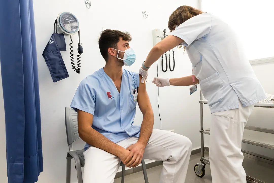 Vacunaci&oacute;n a sanitarios