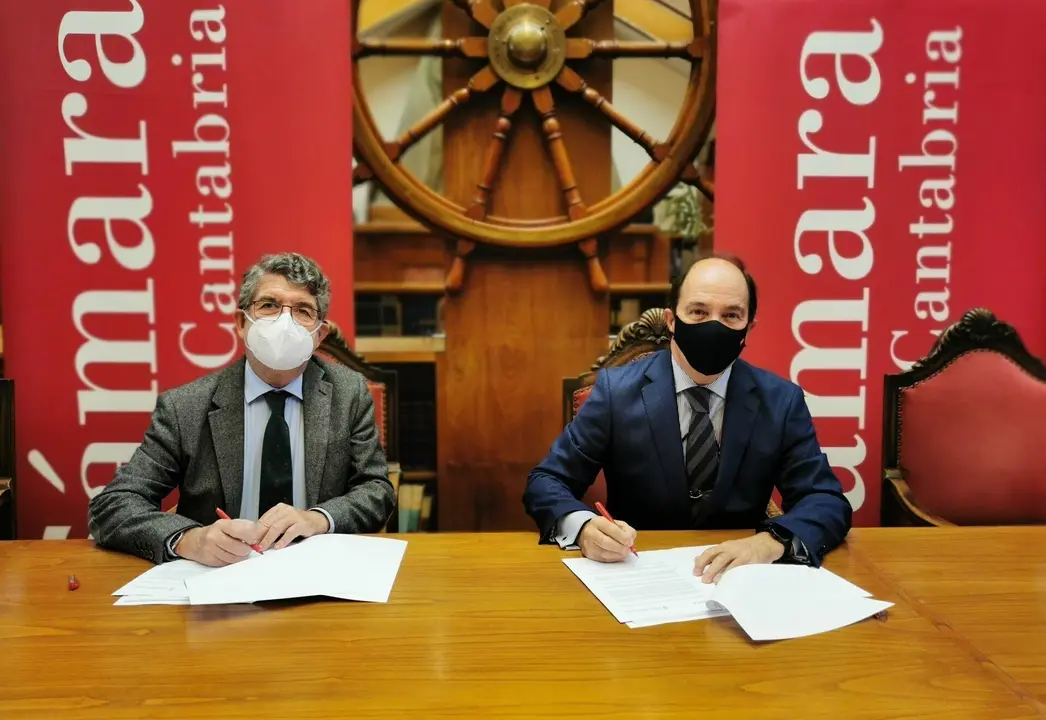 El decano del Colegio de Abogados, Andr&eacute;s de Diego, y el presidente de la C&aacute;mara de Cantabria, Modesto Pi&ntilde;eiro.